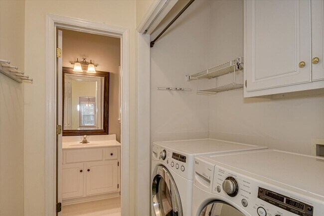 Building Photo - 4441 McManus Ct