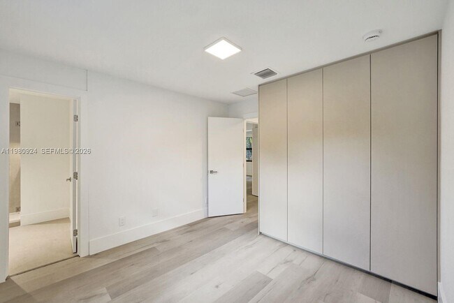 Building Photo - 4100 E Gardenia Ave