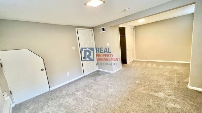 Building Photo - 594 S Ogden St