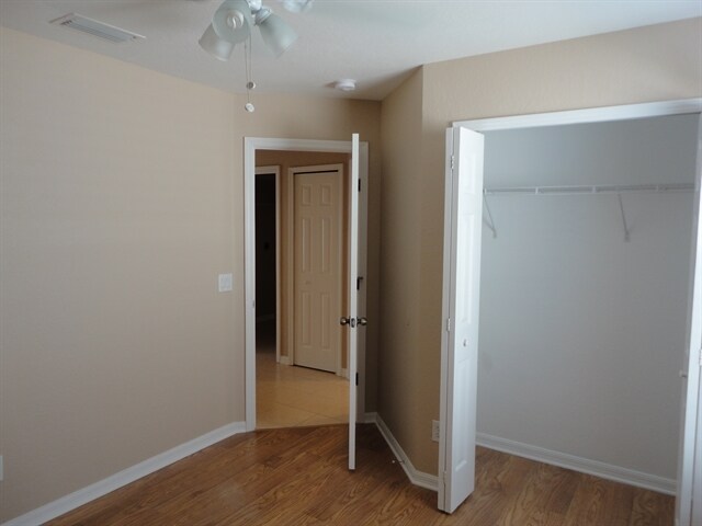 Building Photo - 11505 Crestlake Village Dr