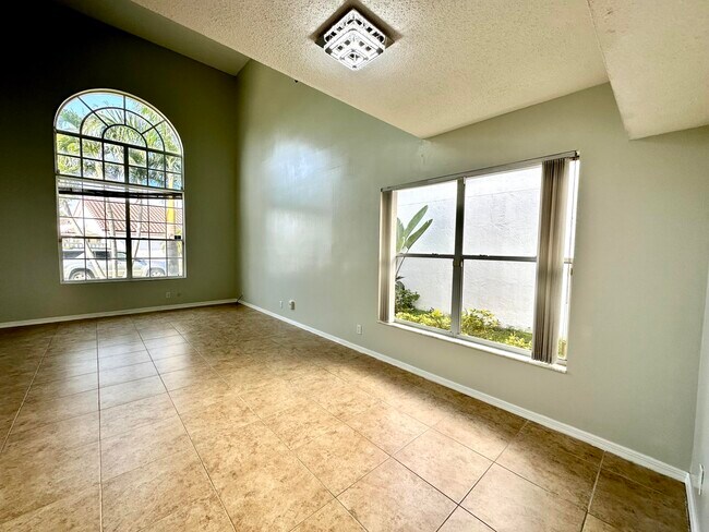 Building Photo - 2698 Linkside Dr