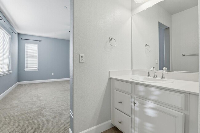 Building Photo - 1818 Tarragon Dr