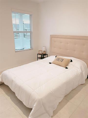 Building Photo - 136 Honeysuckle St