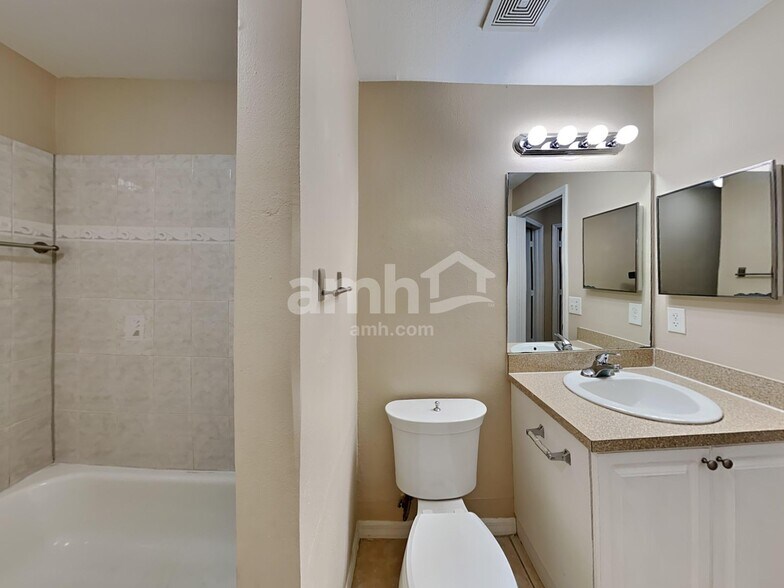 Building Photo - 28733 Midnight Star Loop