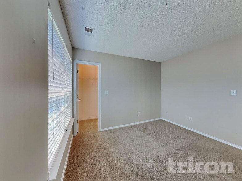 Building Photo - 5209 Tealstone Ct