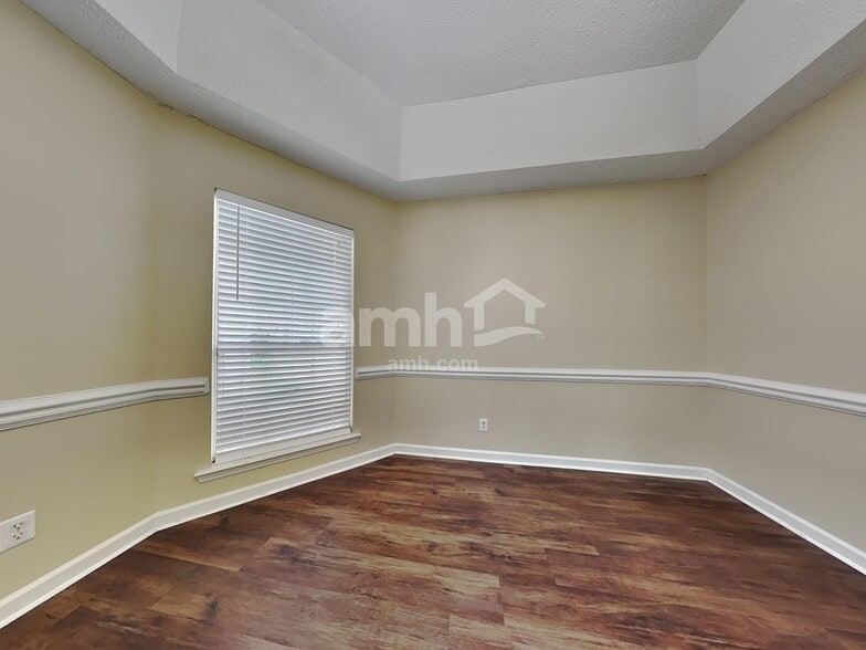 Building Photo - 102 Kathryns Ct