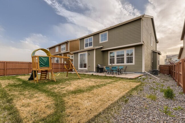 Building Photo - **** SPECIAL OFFER: 1 Month Rent FREE, if lease by July 1st week ****** Beautiful 4 bed, 4 bath h...