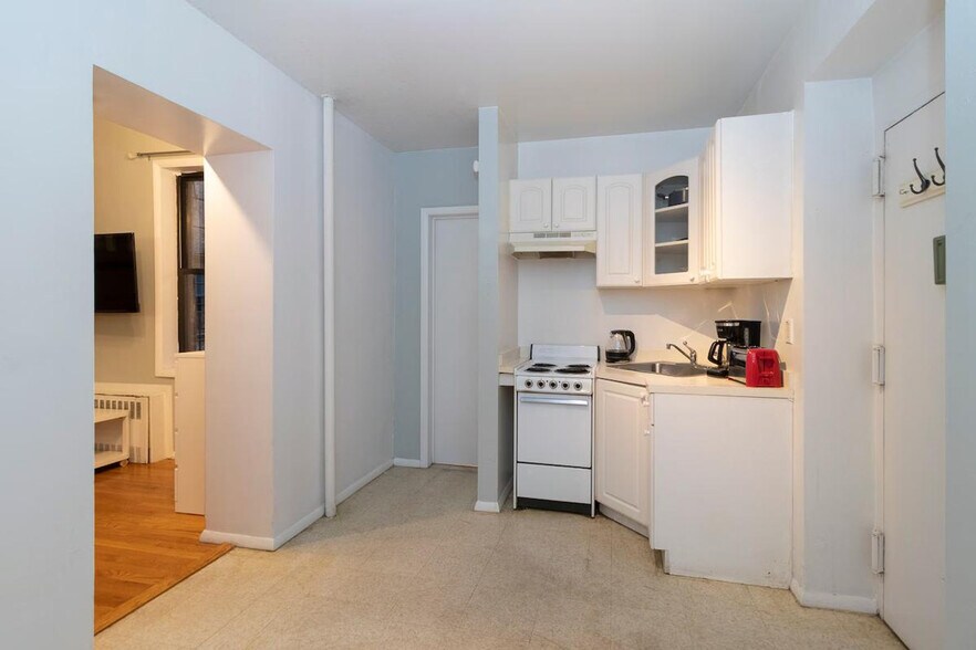 Building Photo - 380 2nd Ave