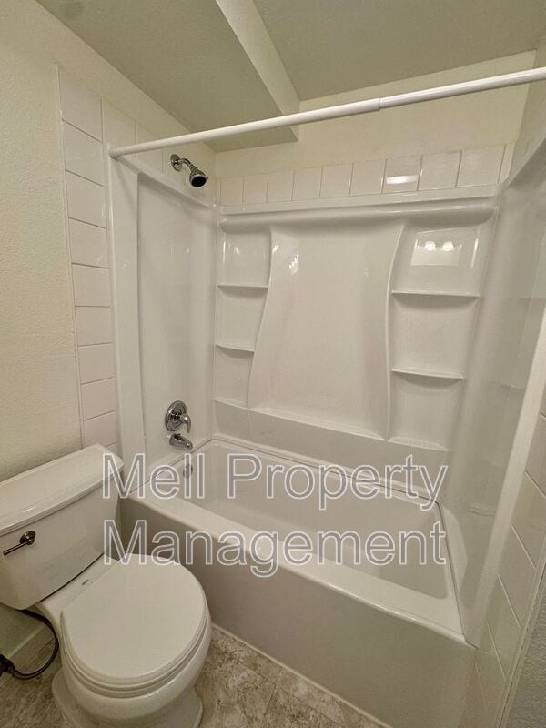 Building Photo - 71 E Rainbow Dr