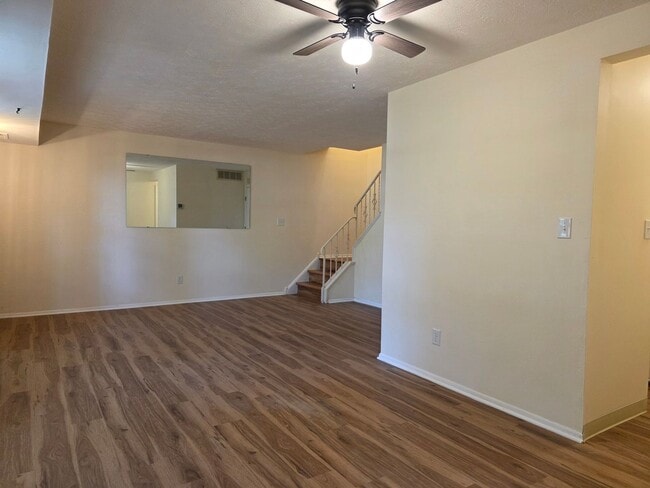 Building Photo - 13622 Oakbrook Dr