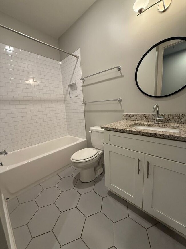 Building Photo - Modern 2 Bedroom Condo in the Heart of Melrose