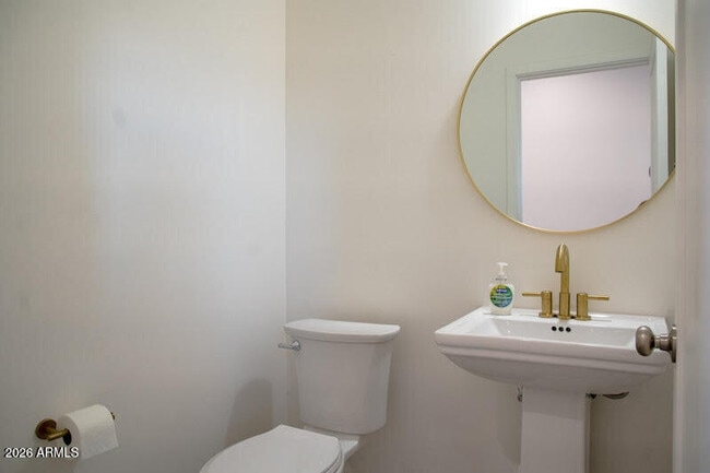 Building Photo - 2006 W Madison St