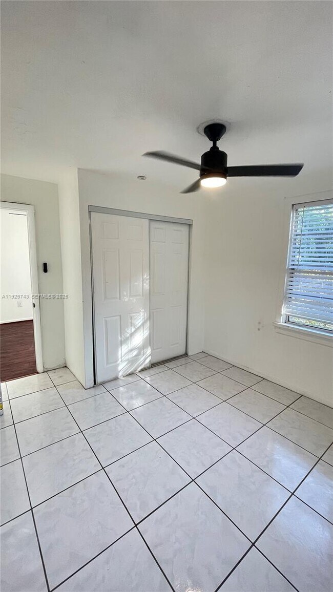 Building Photo - 1857 Buchanan St