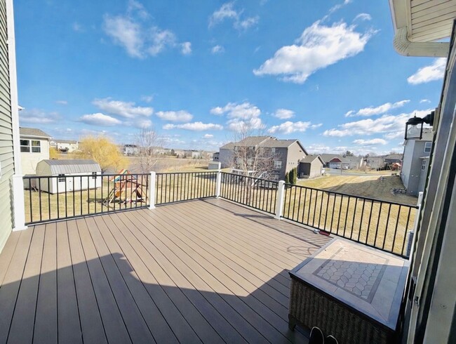 Building Photo - Beautiful 4 Bedroom Single Family Home in Prime Shakopee Neighborhood