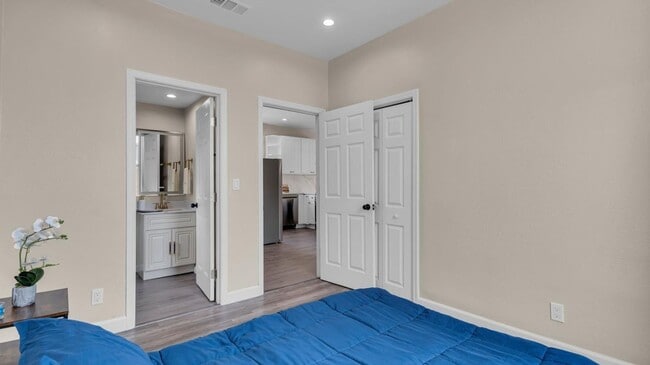 Building Photo - Downtown San Jose- beautifully renovated 3 bed/2 bath house with central heating and A/C