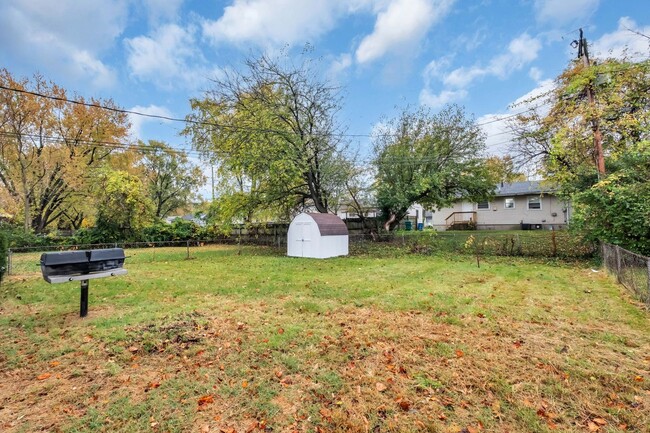 Building Photo - Charming 3-Bedroom Home in St. Louis  Sect...