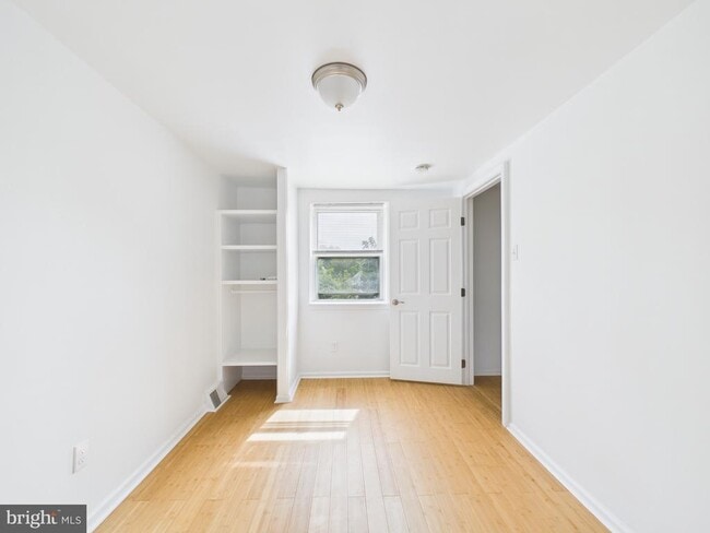 Building Photo - 3830 Fairmount Ave