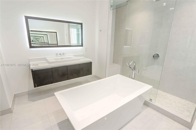 Building Photo - 8250 NW 33rd Terrace