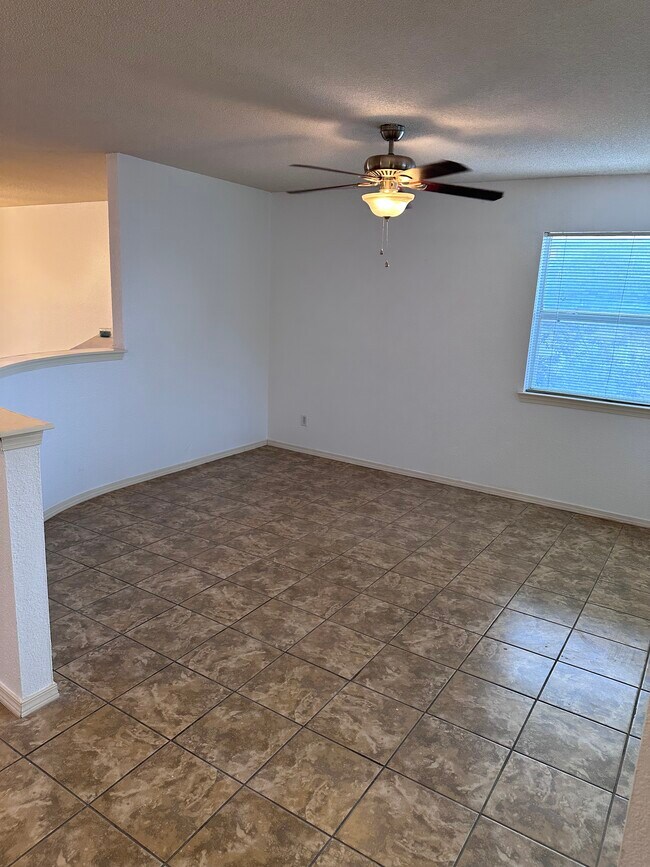 Building Photo - 12100 Dos Rios Dr