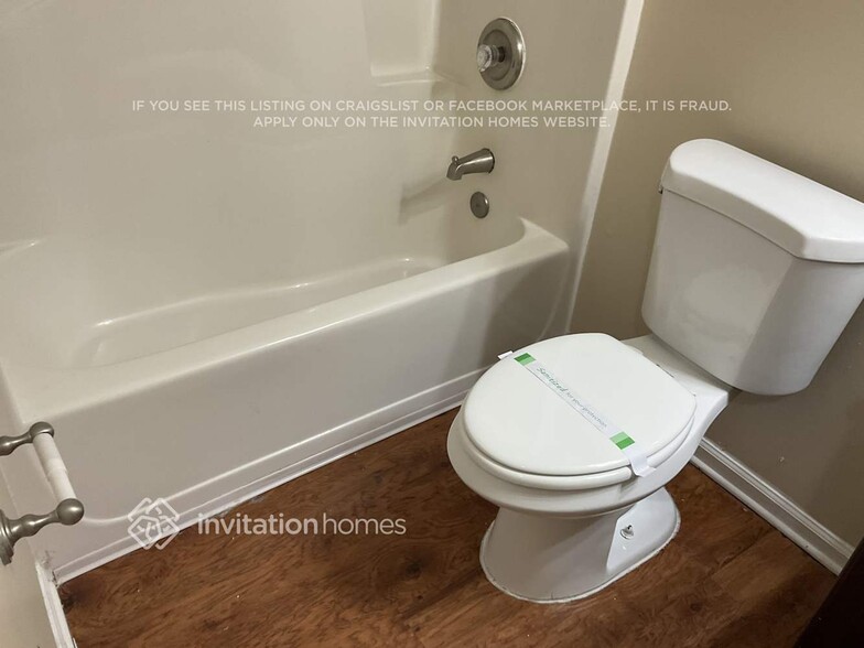 Building Photo - 6827 Summit View Dr