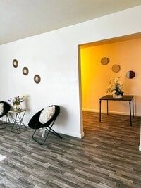 Building Photo - 901 Leawood Dr