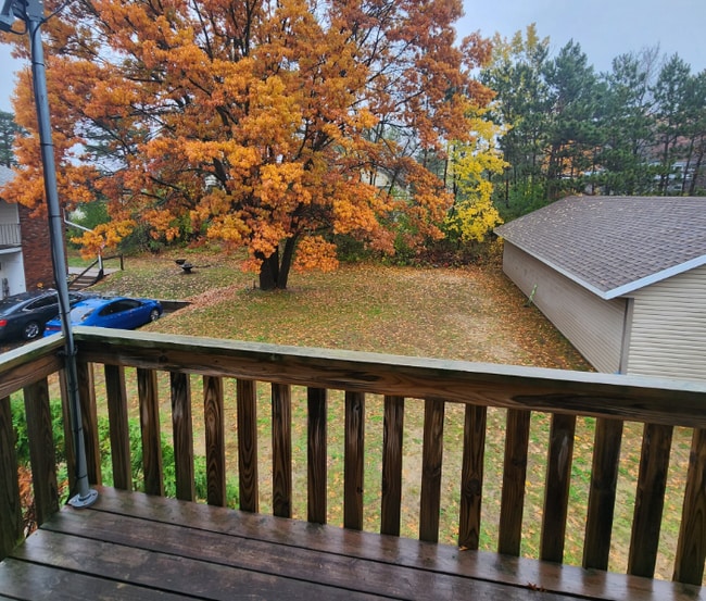 Building Photo - 3218 Oak Knoll Dr
