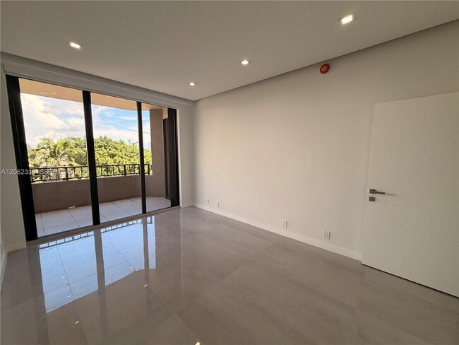 Building Photo - 151 Crandon Blvd