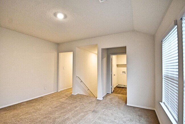 Building Photo - 2934 Wolfcreek