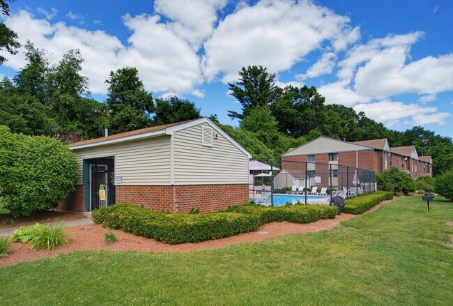 Building Photo - 123 English Village Rd