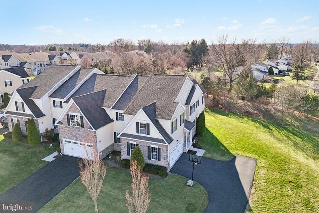 Building Photo - 1035 Thorndale Dr