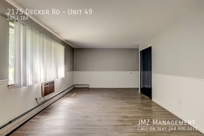 Building Photo - Welcome to the beautiful Z on Decker Apart...