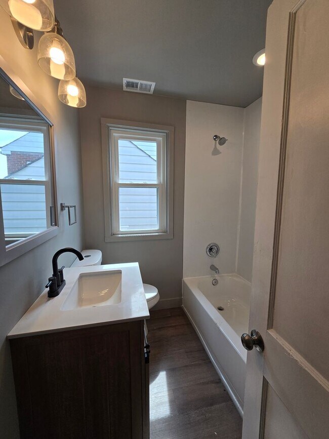 Building Photo - ver5725