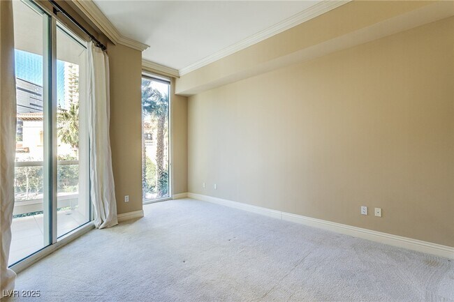 Building Photo - 2857 Paradise Rd