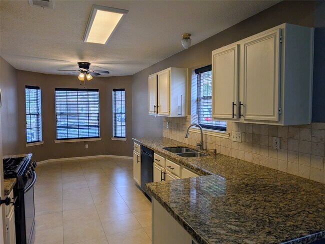 Building Photo - 14619 Golden Cypress Ln