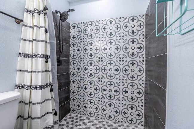 Building Photo - 4501 Loring Pl