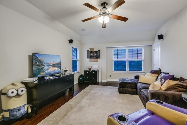 Building Photo - 223 Lake Como Dr