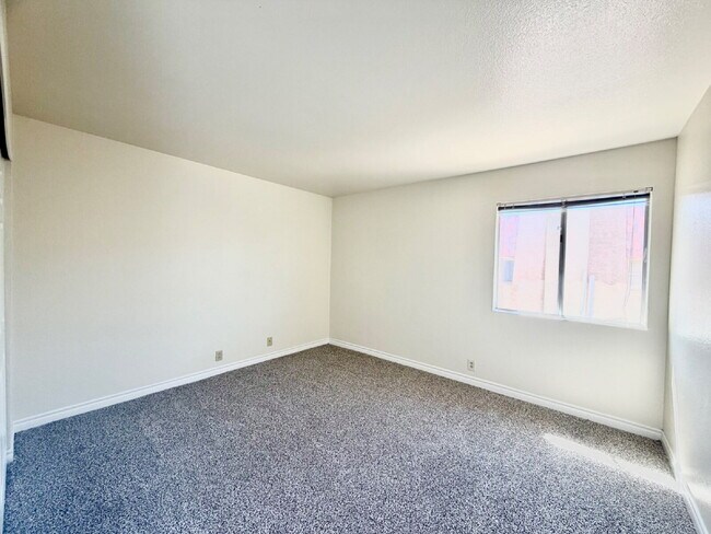 Building Photo - Las Vegas Guard-Gated Condo for Rent | 2 Bedroom Upstairs Unit | River Glen Community