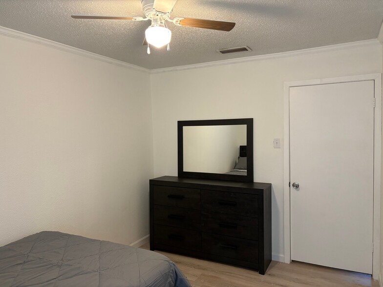 Building Photo - 724 Melinda Dr