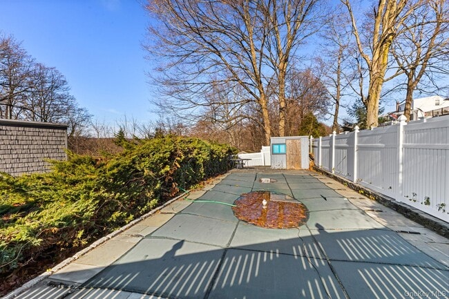 Building Photo - 45 Pamela Ln