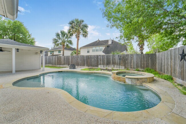 Building Photo - 402 Sterling Heights Ln