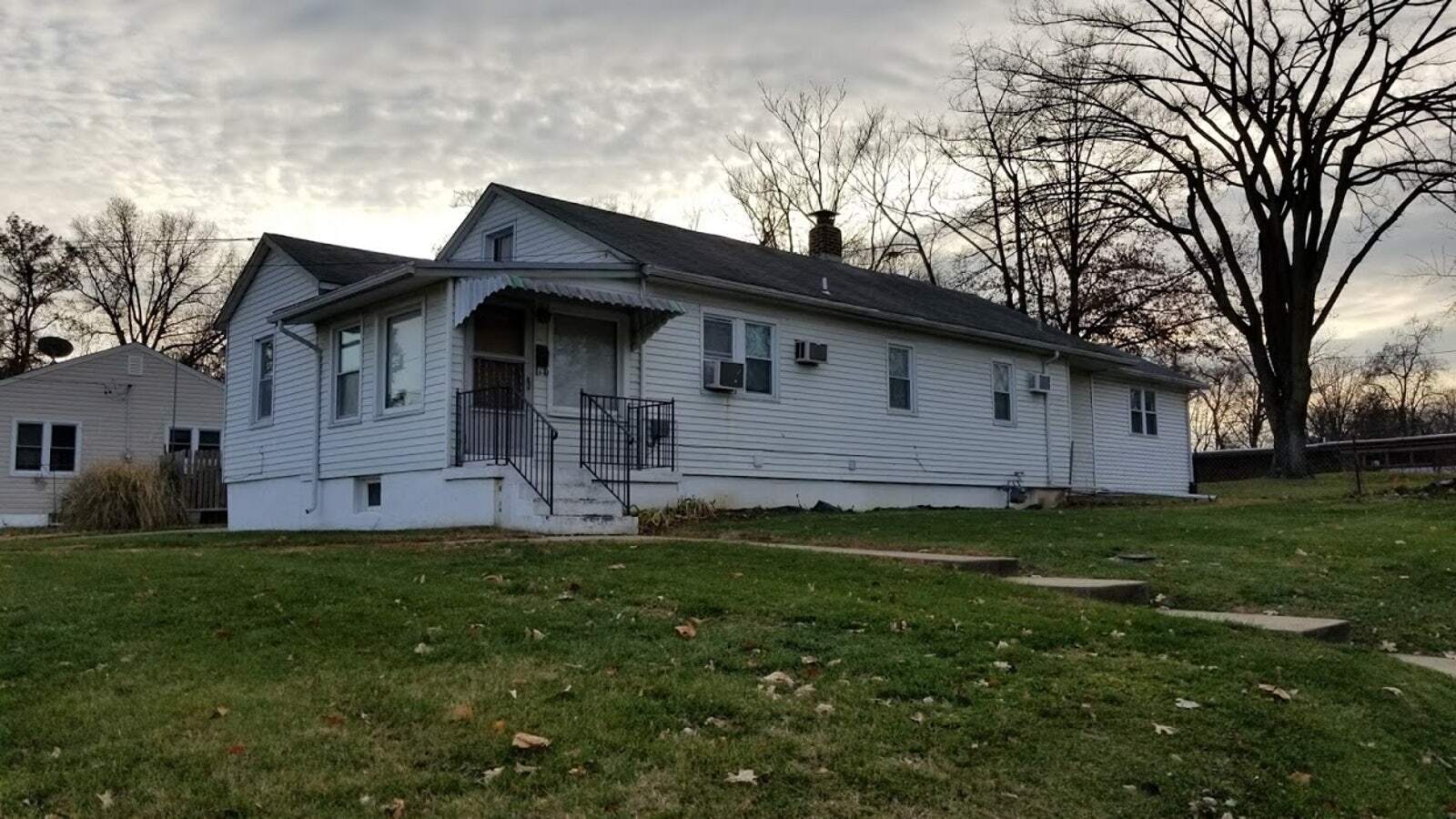 Building Photo - 2353 Hood Ave
