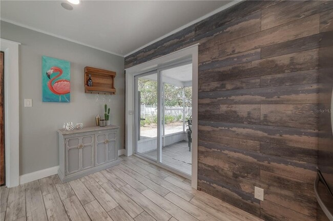 Building Photo - Renovated 2/1 home in Dunedin _ Price reduced