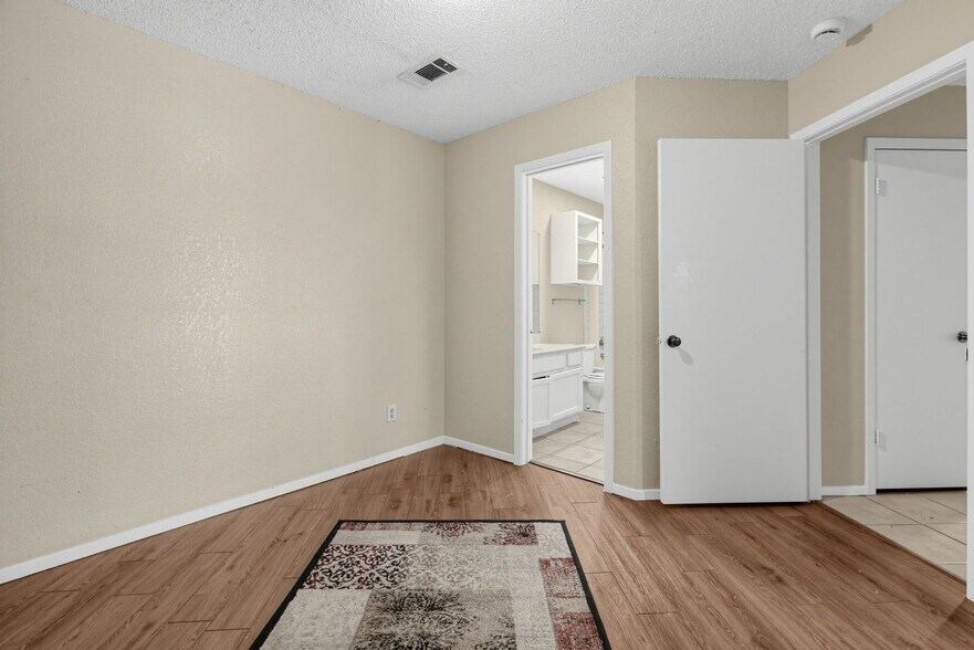 Building Photo - 1608 Pecan Chase Cir