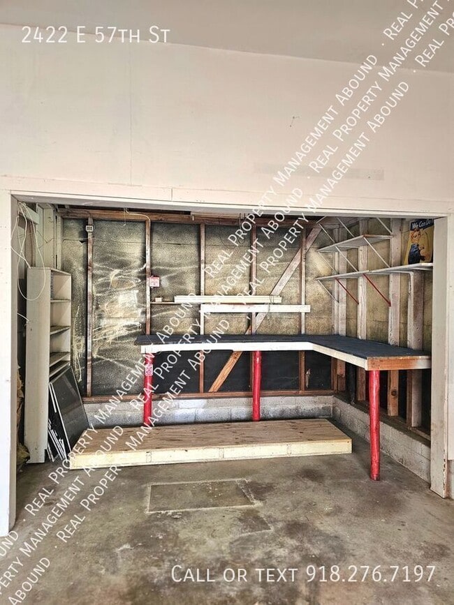 Building Photo - 2422 E 57th St