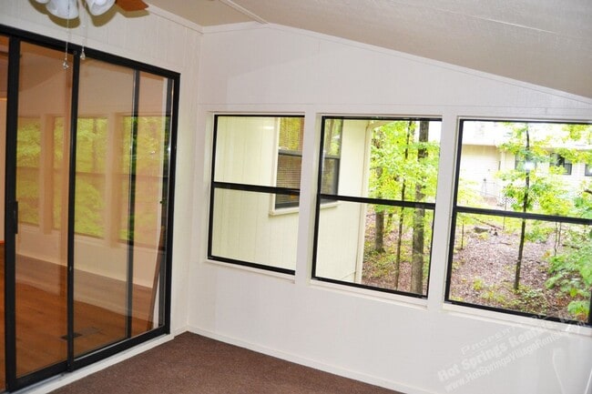 Building Photo - Carmona Area | Home | 71ColLWy