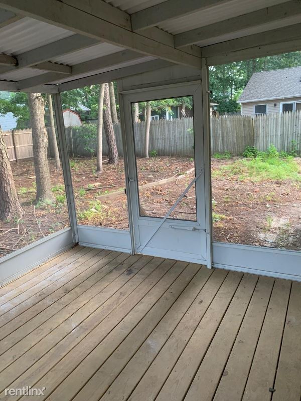 Building Photo - 6 br, 2 bath House - 574 Nautilus Dr