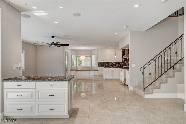 Building Photo - 9813 Edgeview Pl