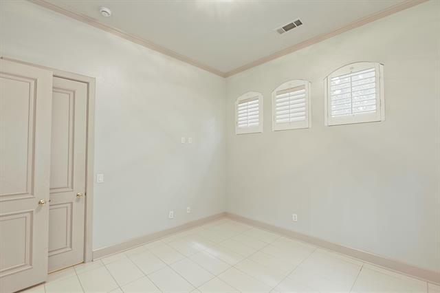Building Photo - 3700 Watercrest Dr