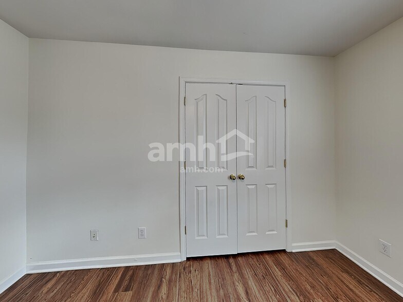 Building Photo - 2005 Brook Valley Run