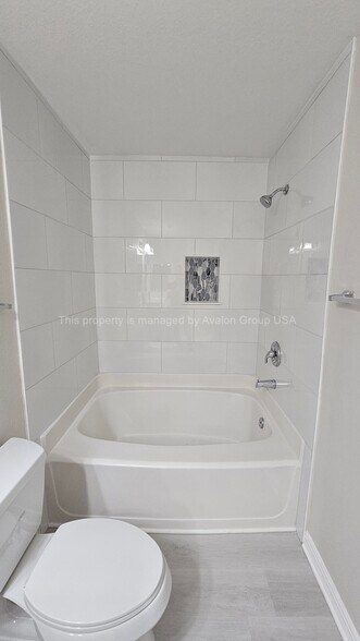 Building Photo - 7800 Point Meadows Dr